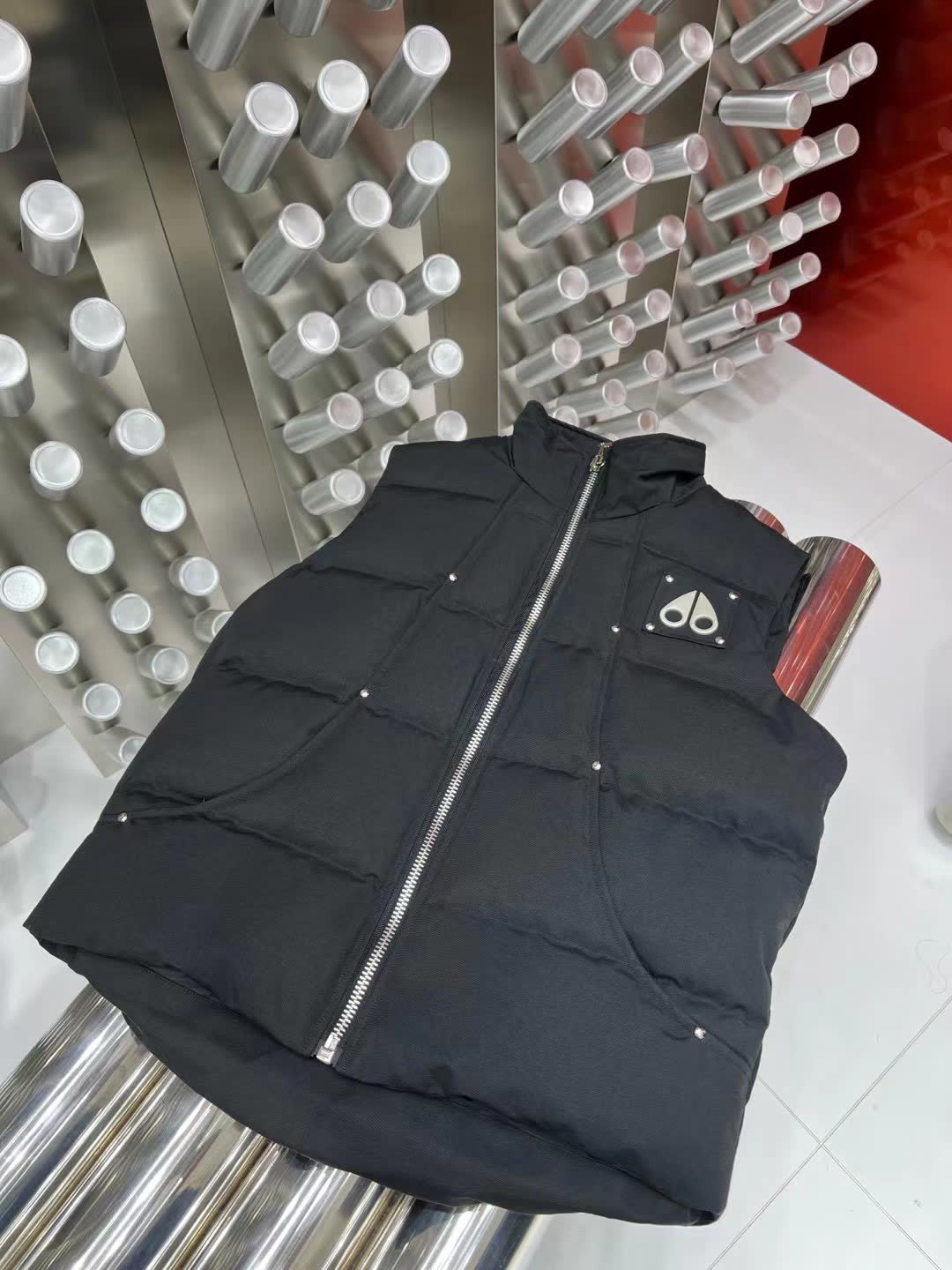 Moose Knuckles Montreal Down Vest Moose Knuckles Montreal Down Vest